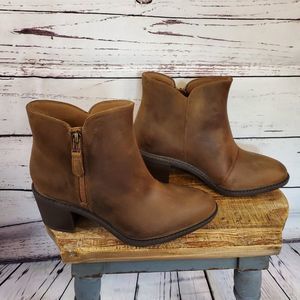 CLARKS COLLECTION Scene Zip Leather Heeled Ankle Boots Size 9 Dark Tan NEW